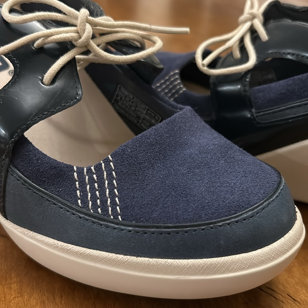 Tsubo Women’s Wedge Heels, size 8